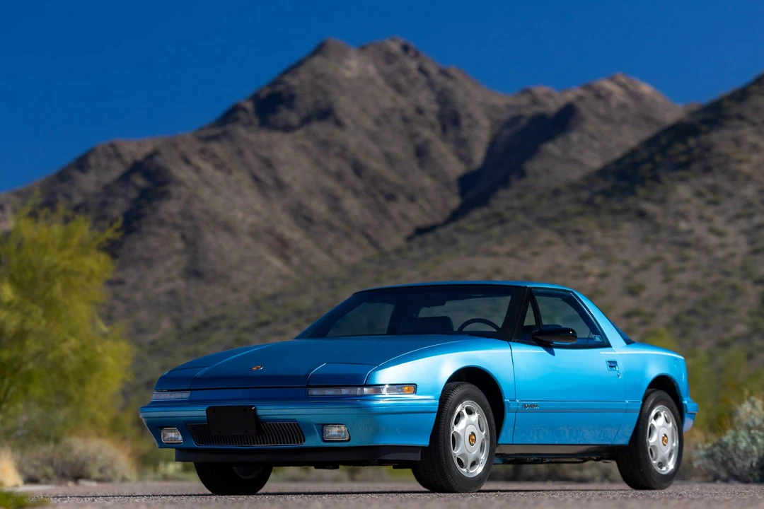 1991 Buick Reatta - Image 10 of 31