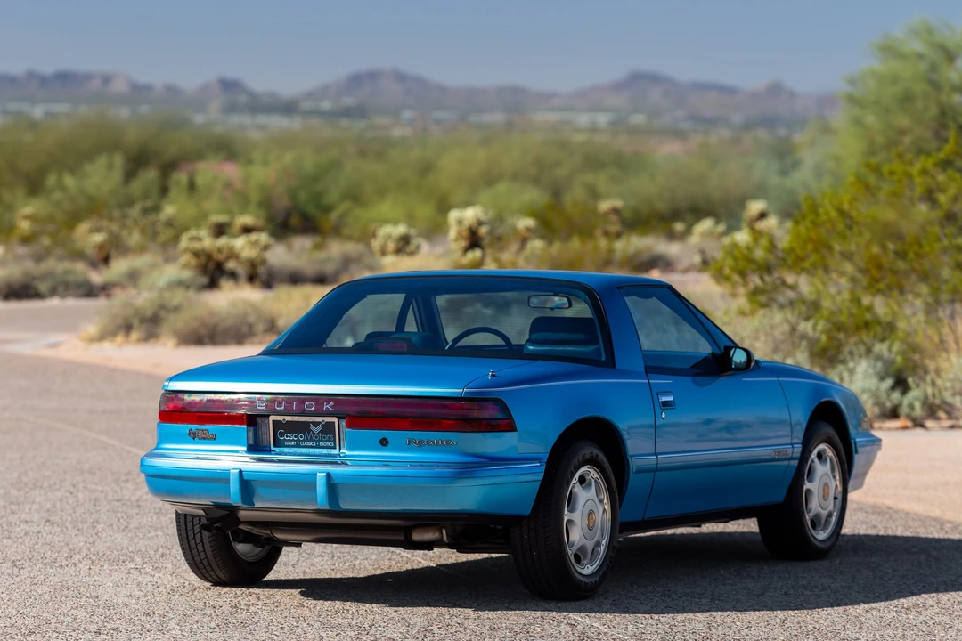 1991 Buick Reatta - Image 19 of 31