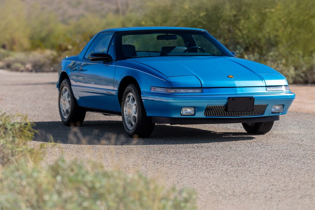 1991 Buick Reatta - Image 5 of 31