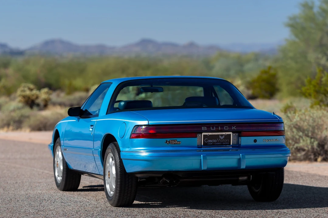 1991 Buick Reatta - Image 15 of 31