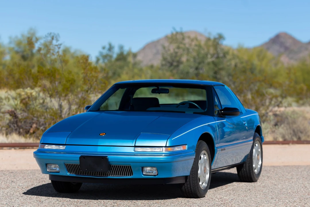 1991 Buick Reatta - Image 8 of 31