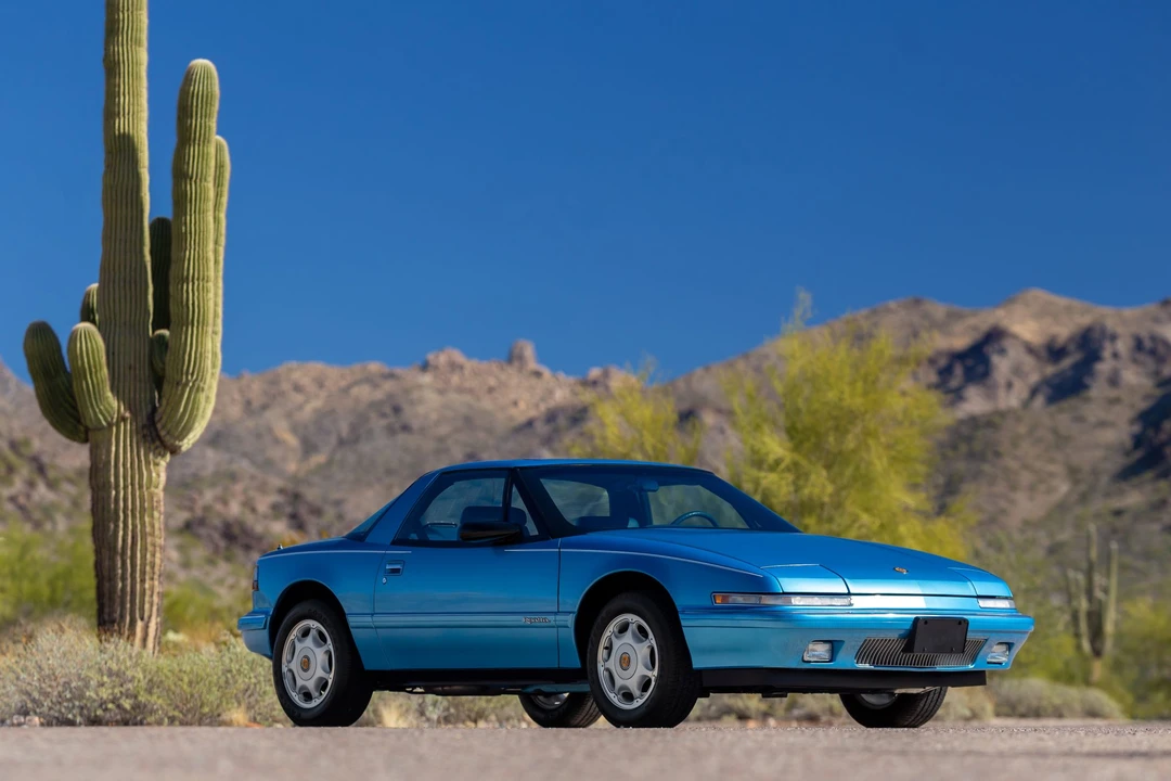 1991 Buick Reatta - Image 3 of 31