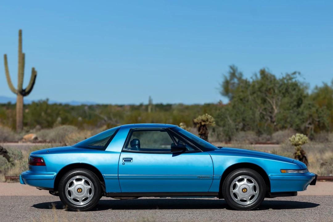 1991 Buick Reatta - Image 22 of 31