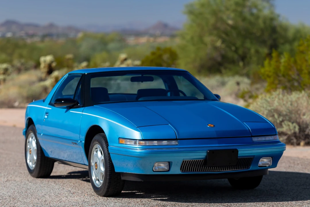 1991 Buick Reatta - Image 6 of 31