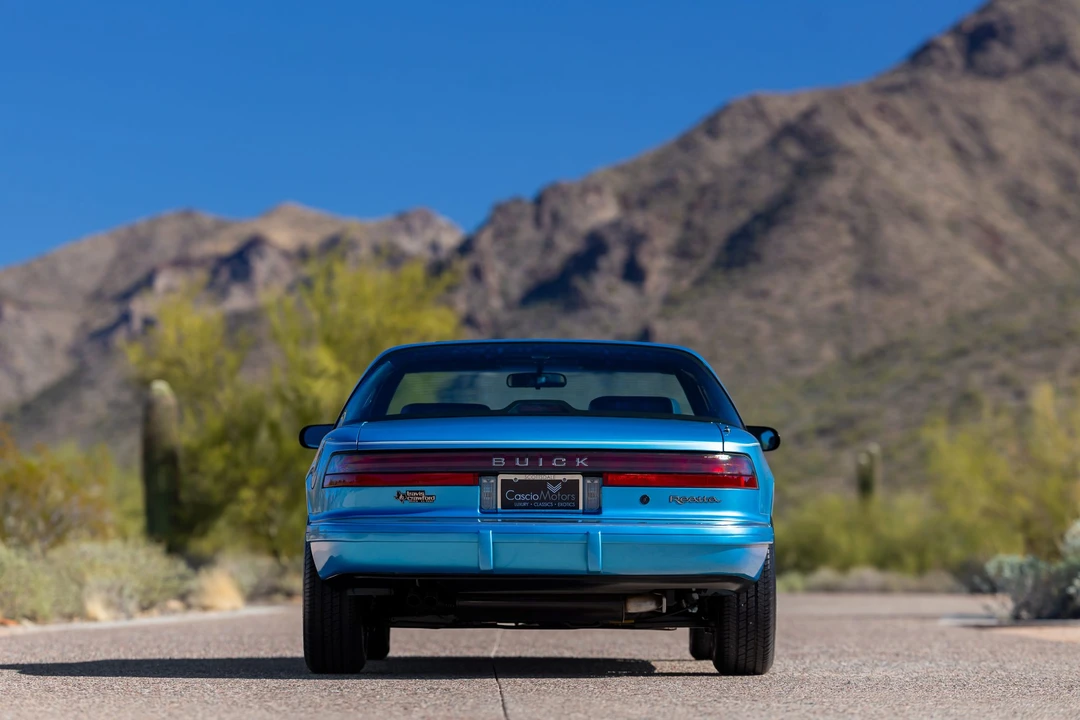 1991 Buick Reatta - Image 16 of 31