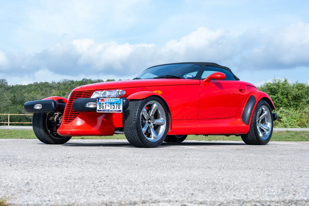 2000 Plymouth Prowler - Image 2 of 31