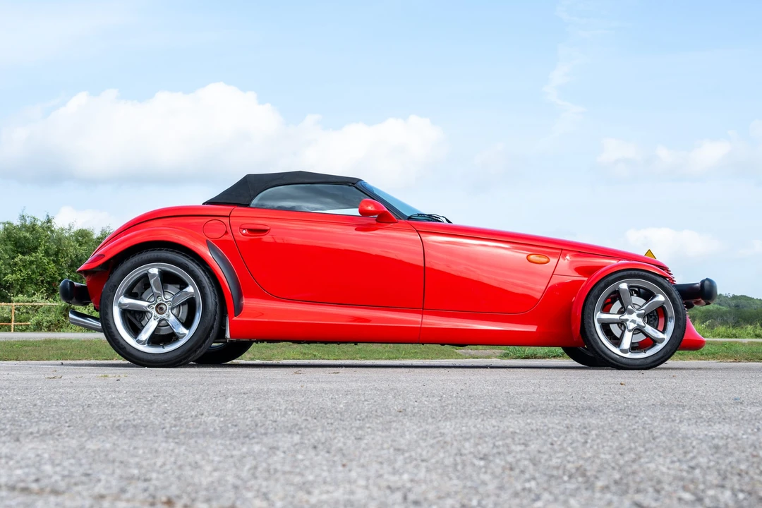 2000 Plymouth Prowler - Image 11 of 31