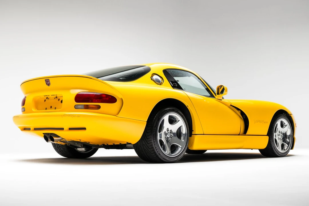 2001 Dodge Viper GTS 2nd Gen - Image 19 of 31