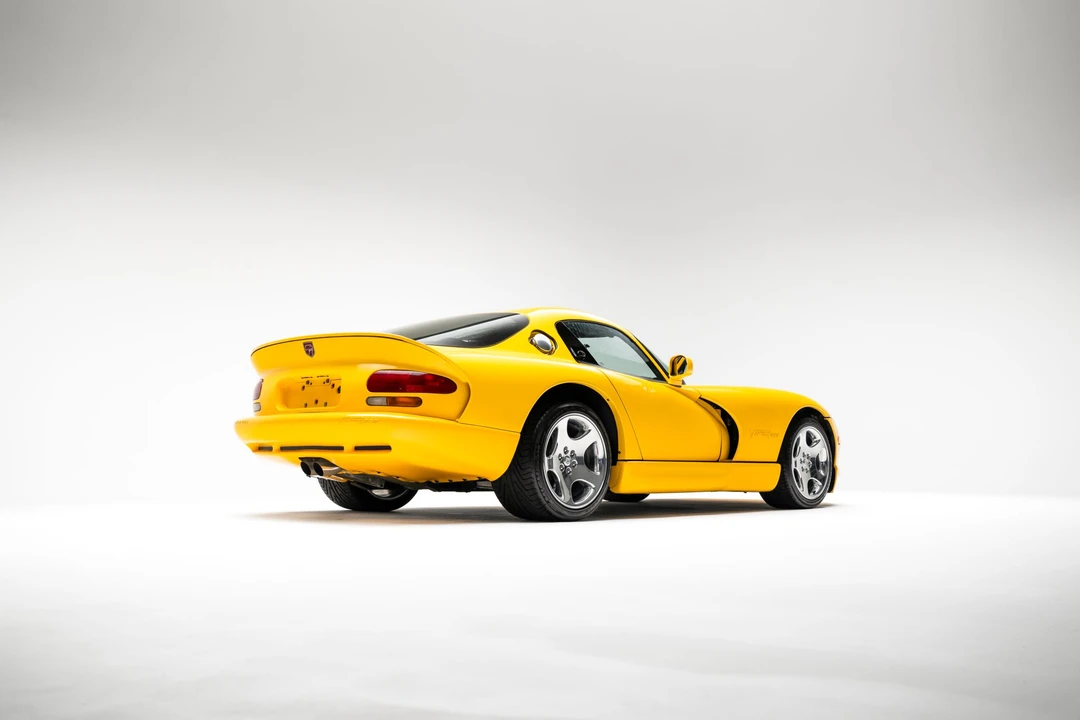 2001 Dodge Viper GTS 2nd Gen - Image 18 of 31