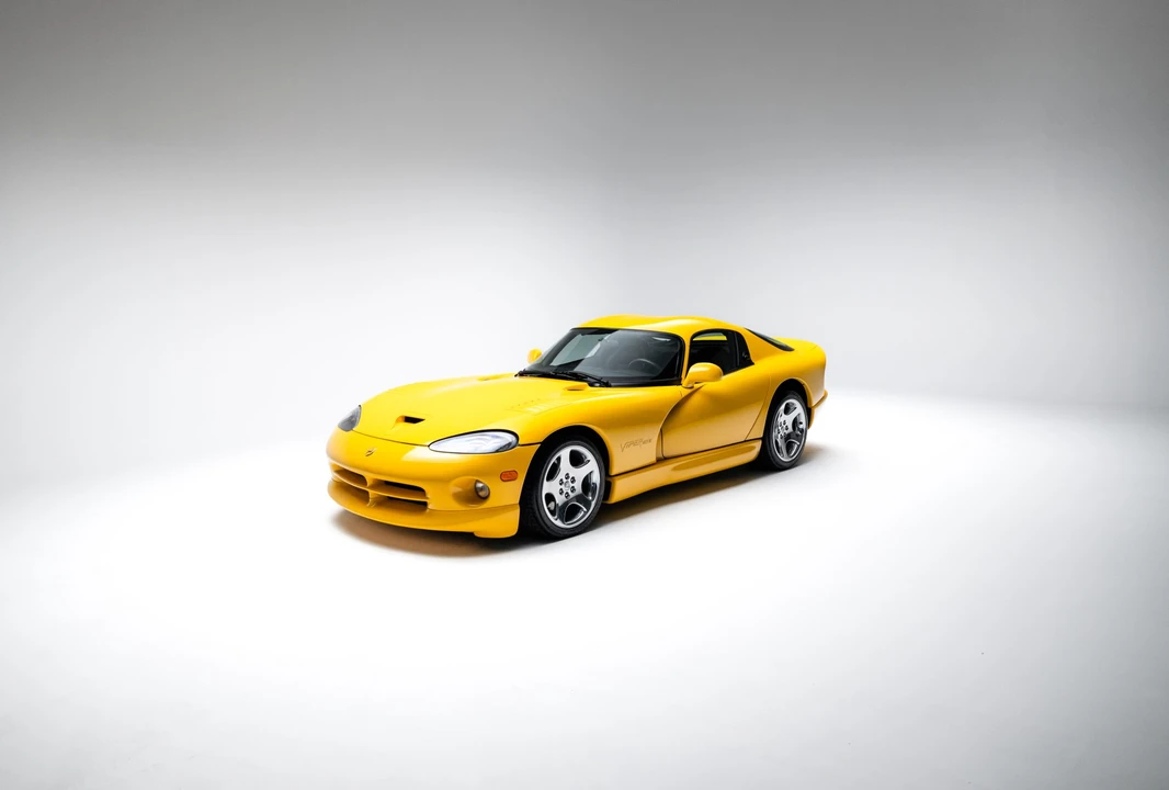 2001 Dodge Viper GTS 2nd Gen - Image 2 of 31