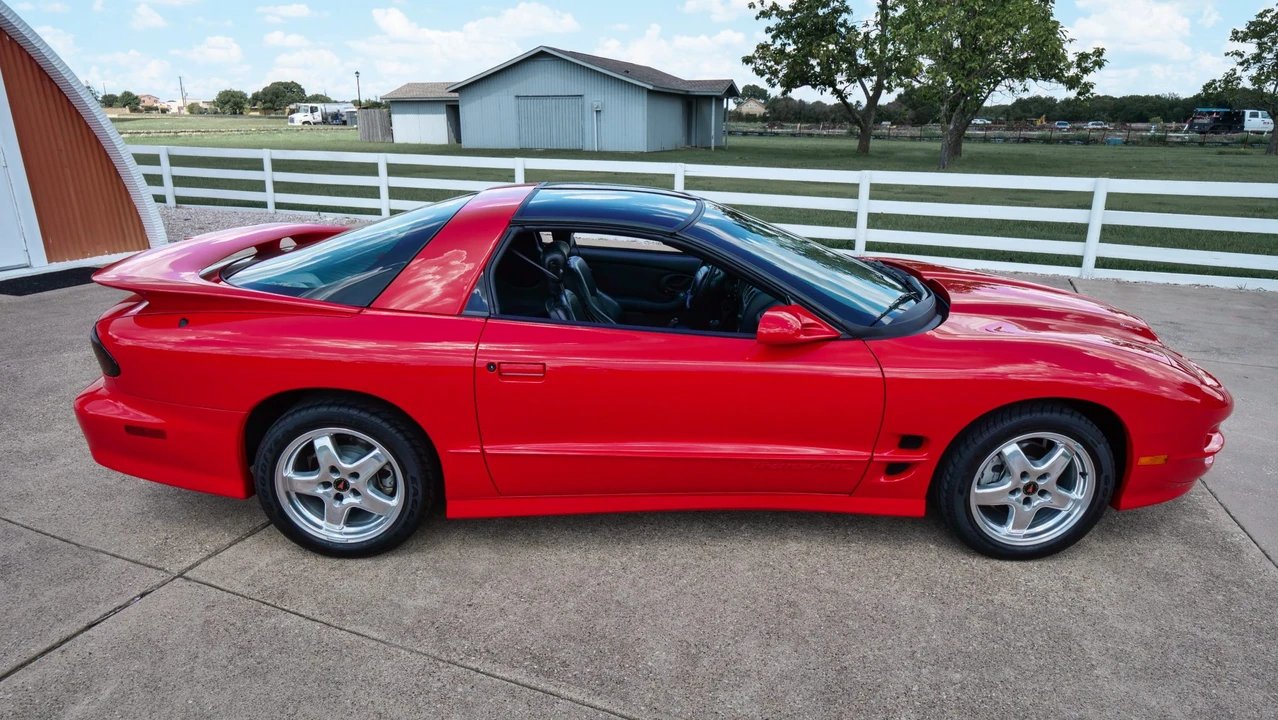 2002 Pontiac Firebird Trans Am 4th Gen - Image 16 of 31