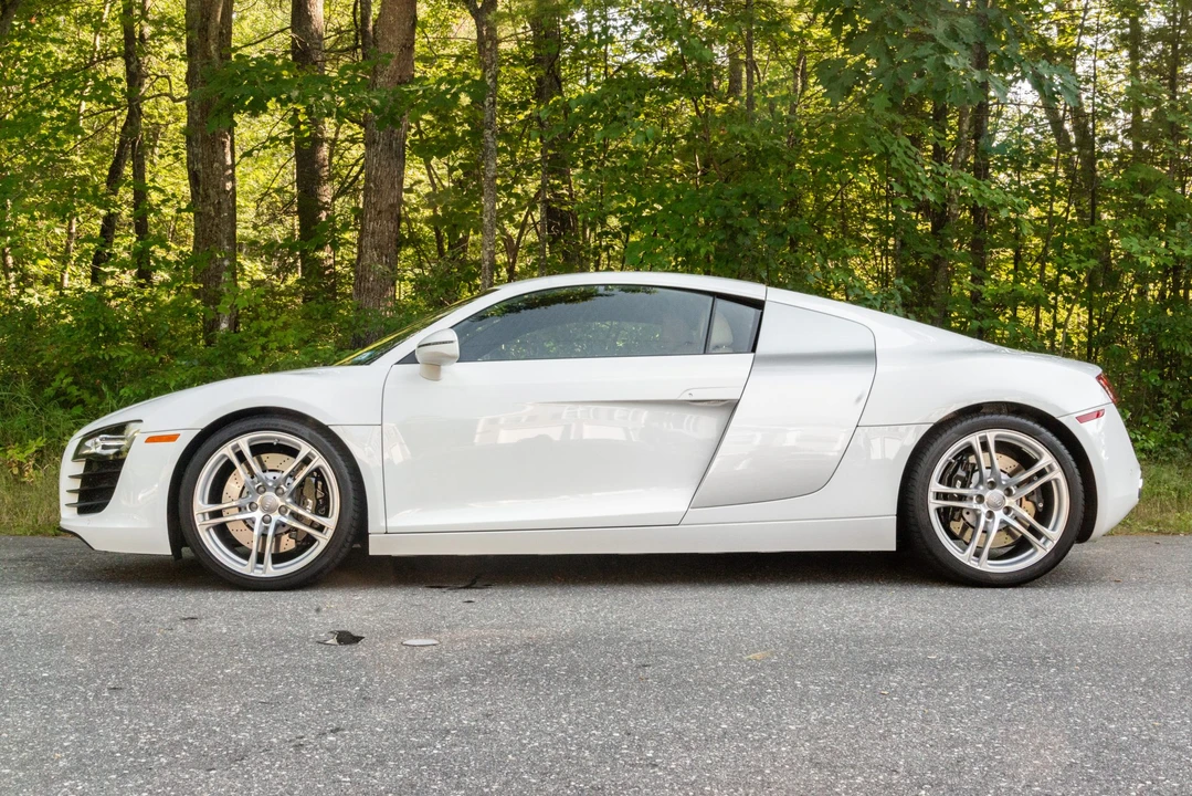 2009 Audi 42 R8 - Image 2 of 31