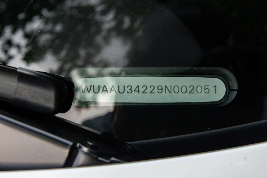 2009 Audi 42 R8 - Image 29 of 31