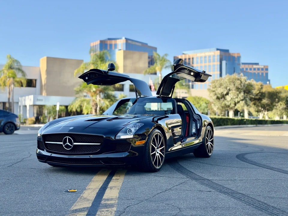 2013 Mercedes-Benz SLS AMG GT - Image 3 of 31
