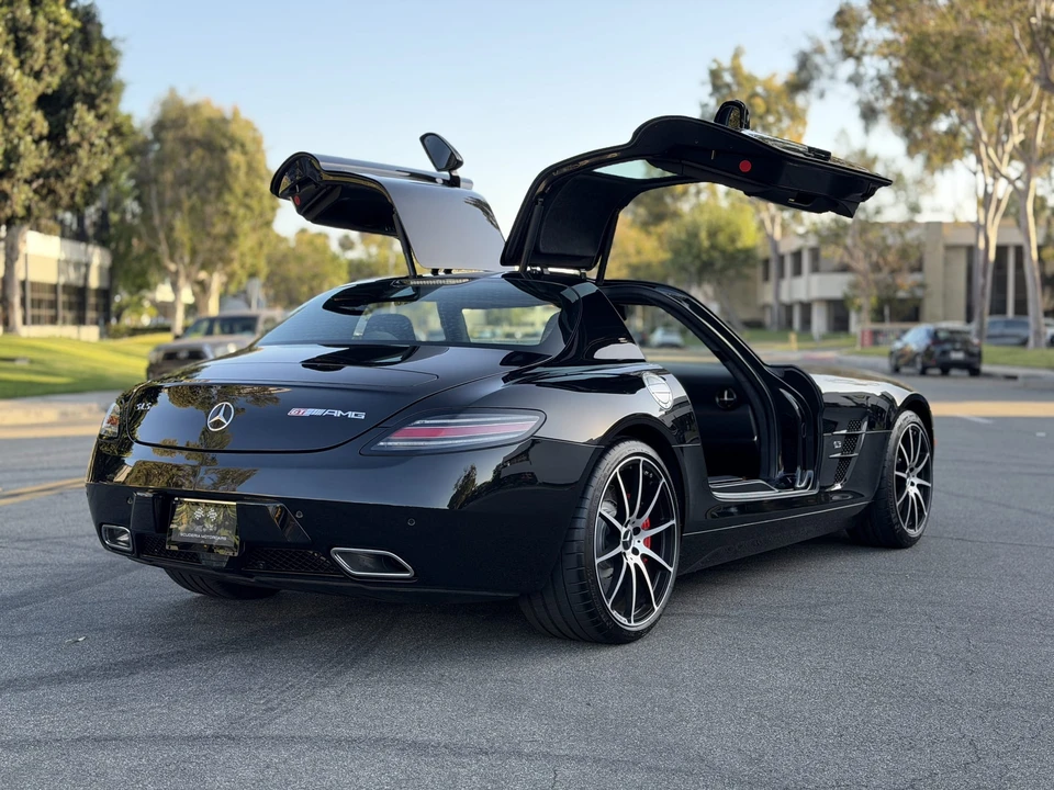 2013 Mercedes-Benz SLS AMG GT - Image 10 of 31