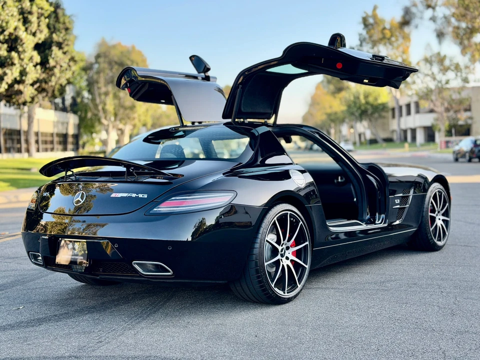 2013 Mercedes-Benz SLS AMG GT - Image 9 of 31