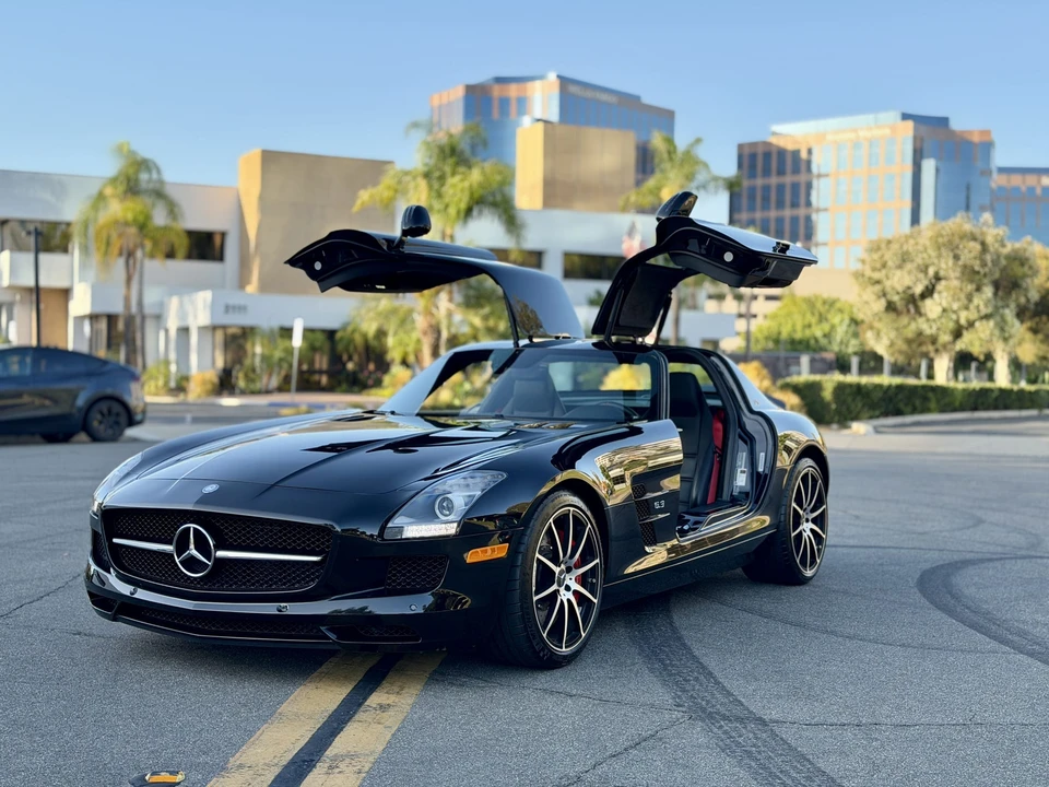 2013 Mercedes-Benz SLS AMG GT - Image 4 of 31