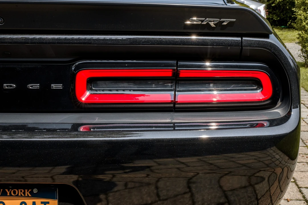 2015 Dodge Challenger SRT Hellcat 3rd Gen - Image 22 of 31