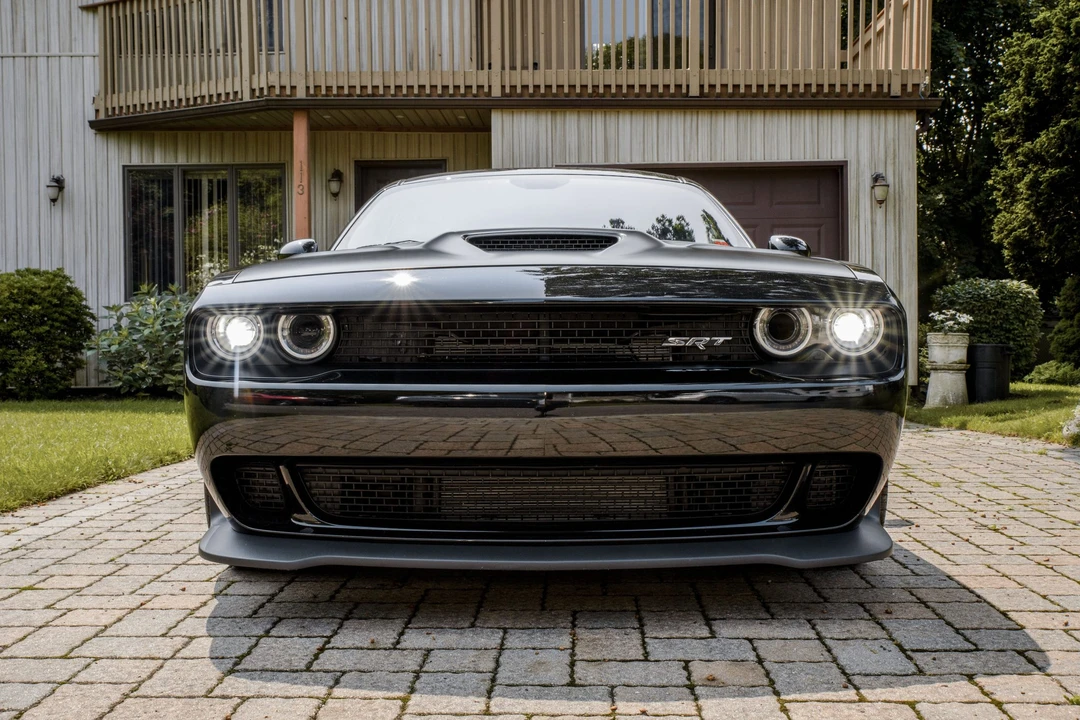 2015 Dodge Challenger SRT Hellcat 3rd Gen - Image 10 of 31
