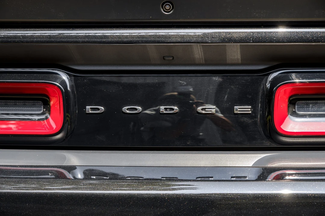 2015 Dodge Challenger SRT Hellcat 3rd Gen - Image 24 of 31