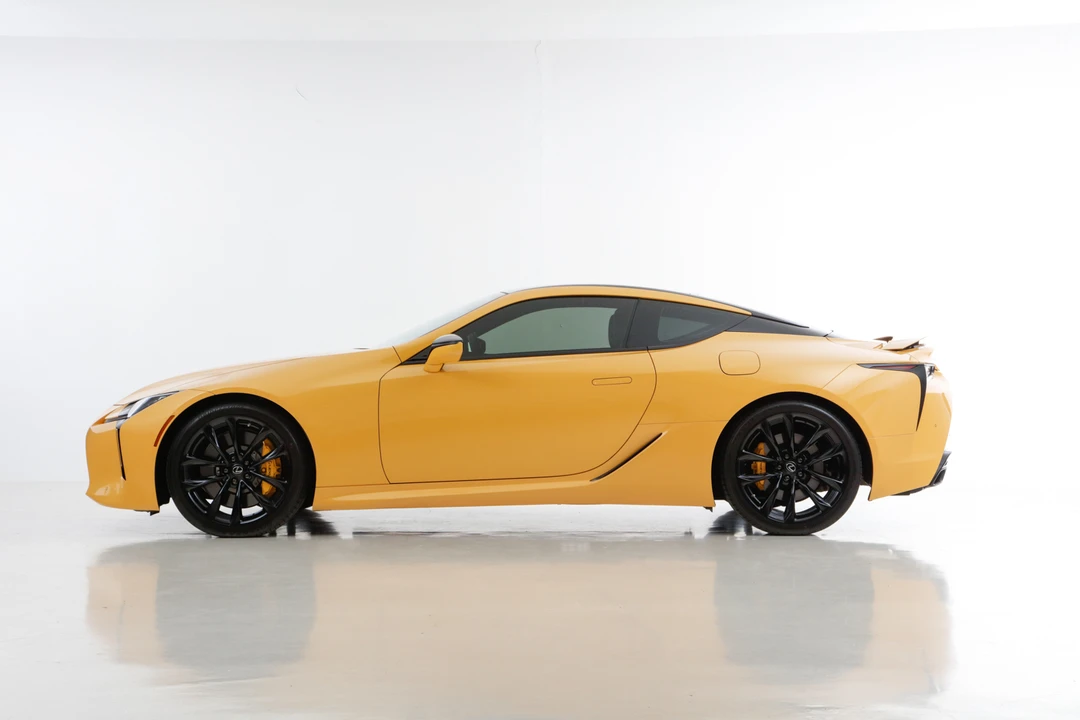 2021 Lexus LC - Image 28 of 31