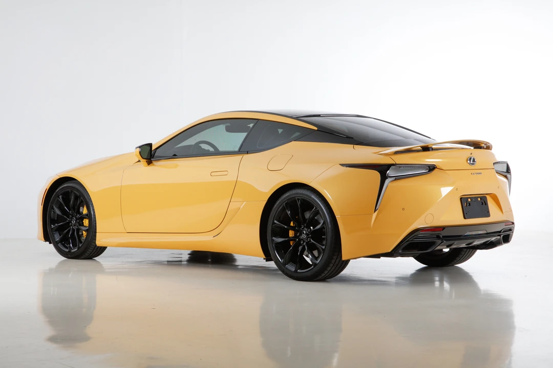 2021 Lexus LC - Image 26 of 31