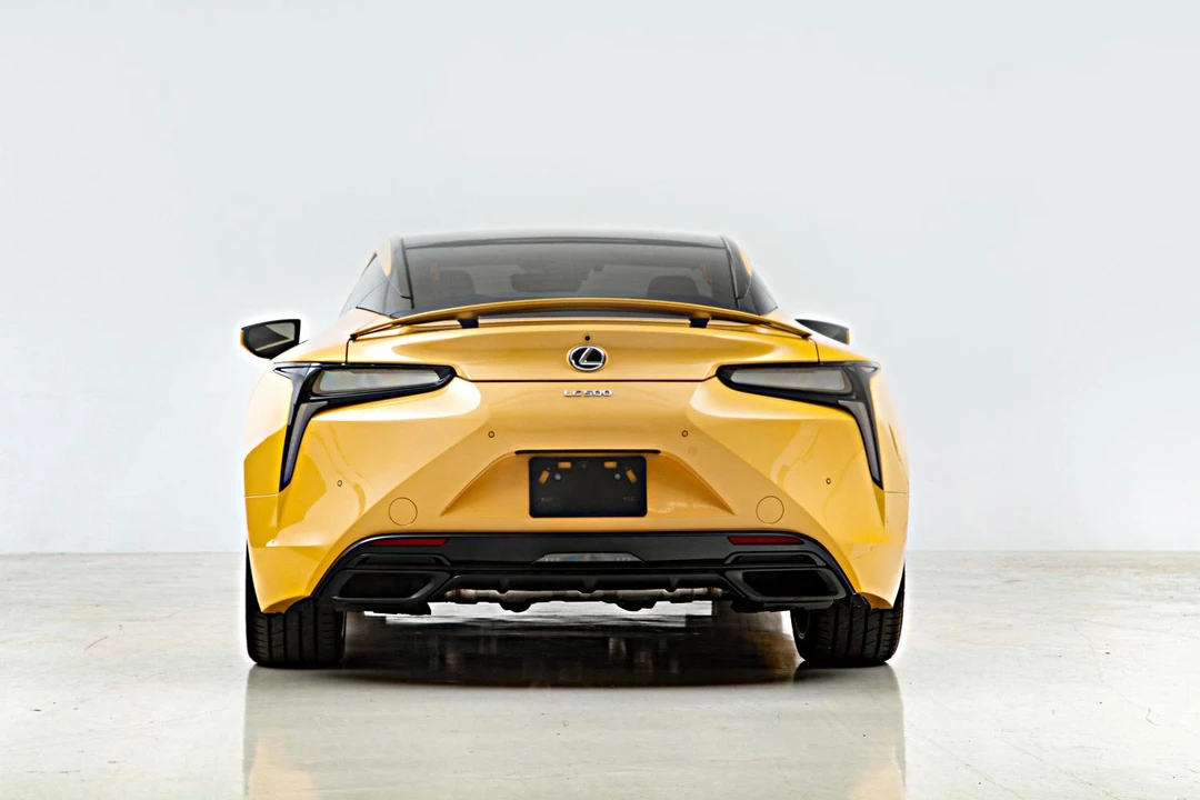 2021 Lexus LC - Image 24 of 31