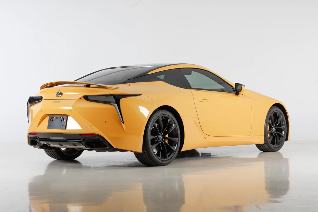 2021 Lexus LC - Image 16 of 31