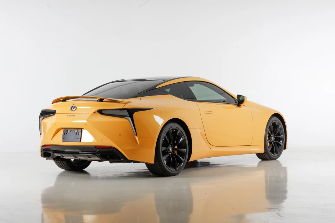 2021 Lexus LC - Image 17 of 31