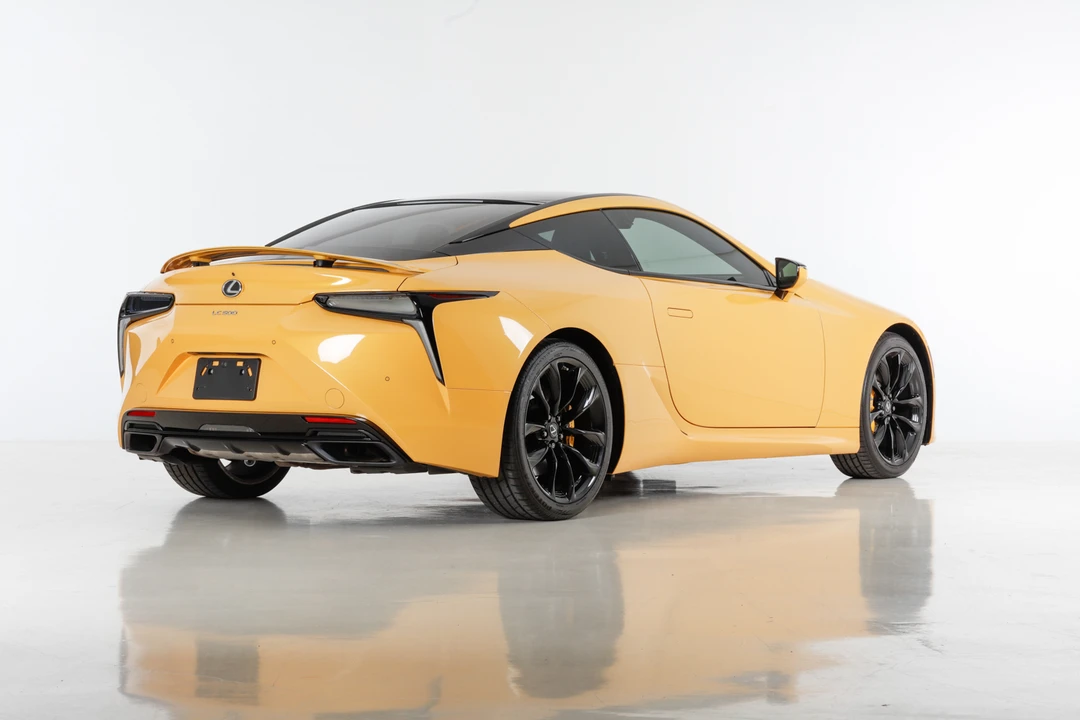 2021 Lexus LC - Image 19 of 31