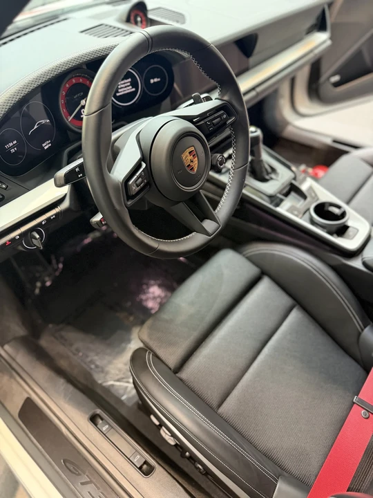2022 Porsche 992 GT3 Touring - Image 29 of 31