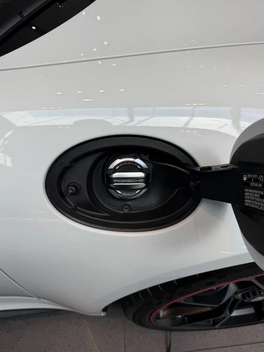 2022 Porsche 992 GT3 Touring - Image 14 of 31
