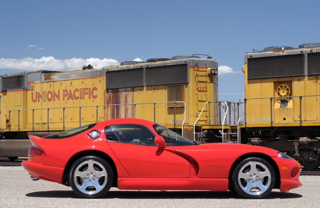 2001 Dodge Viper GTS 2nd Gen - Image 17 of 31