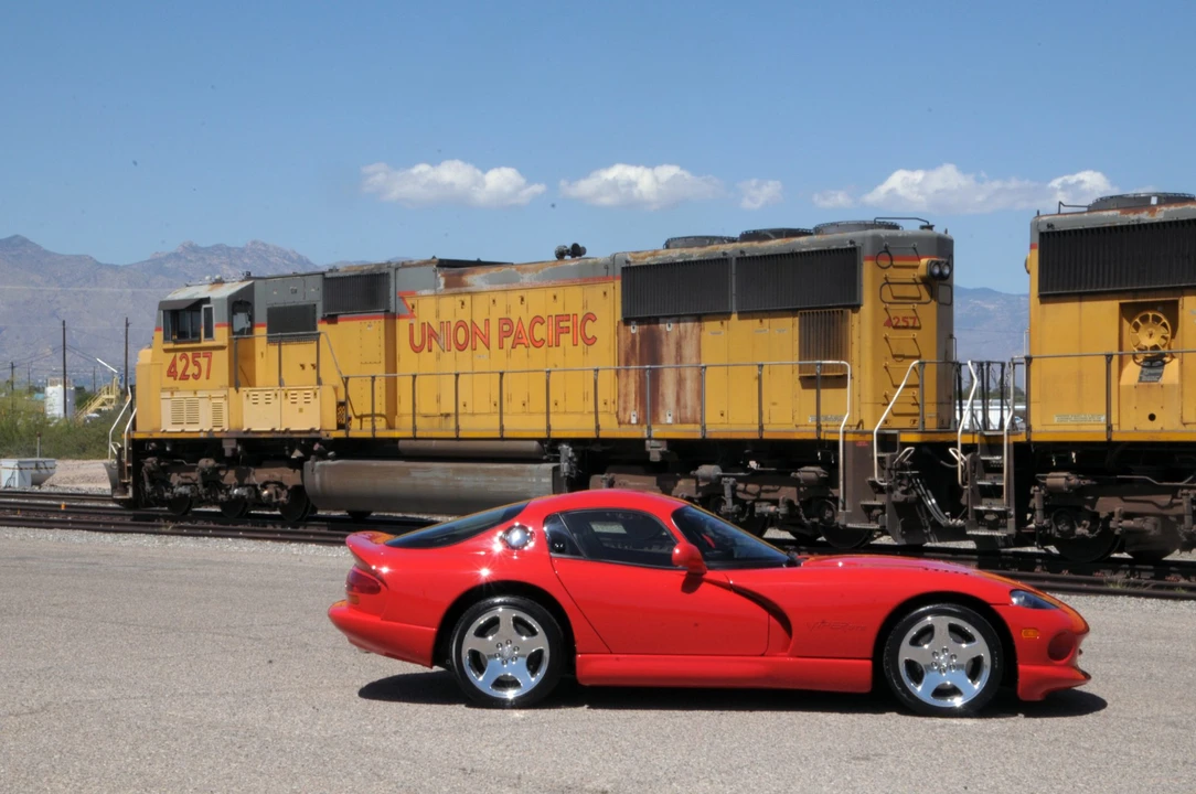 2001 Dodge Viper GTS 2nd Gen - Image 16 of 31