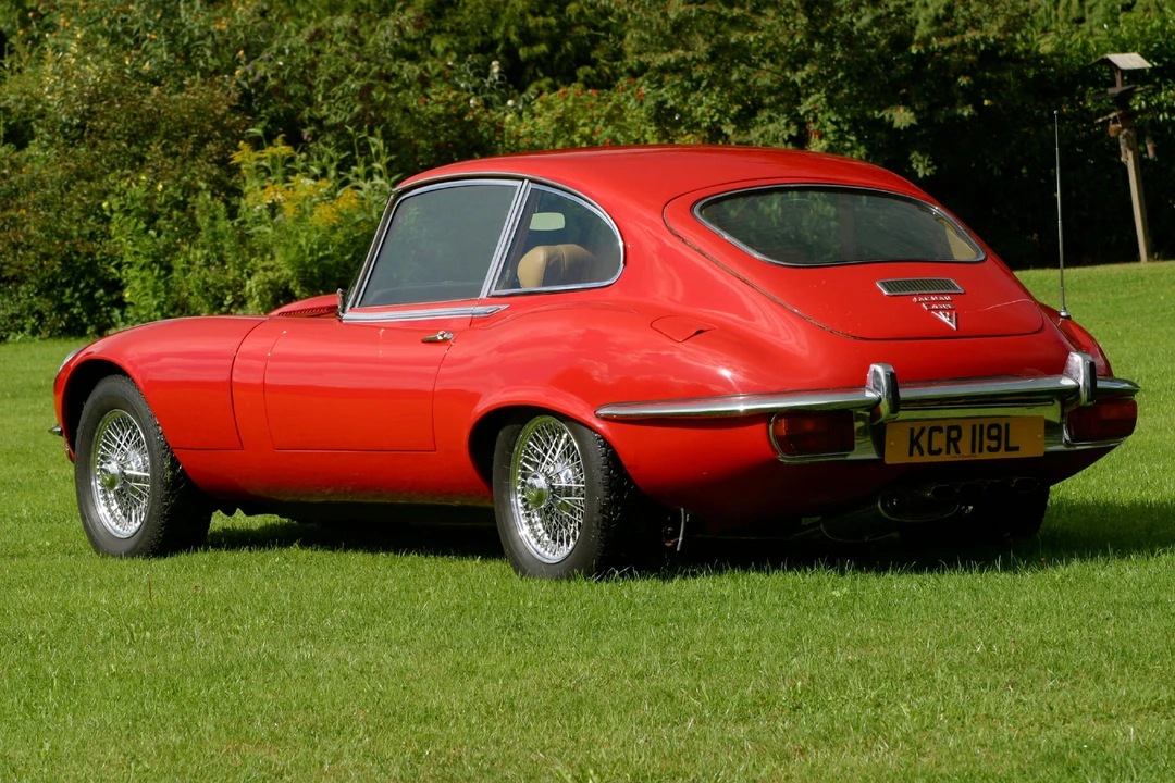 Jaguar E-Type Series 3 V12 2+2 - Image 5 of 5