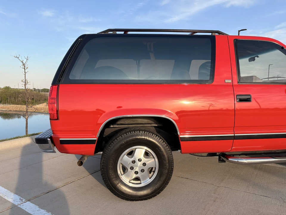 1992 Chevrolet K5 Blazer 3rd Gen - Image 4 of 31