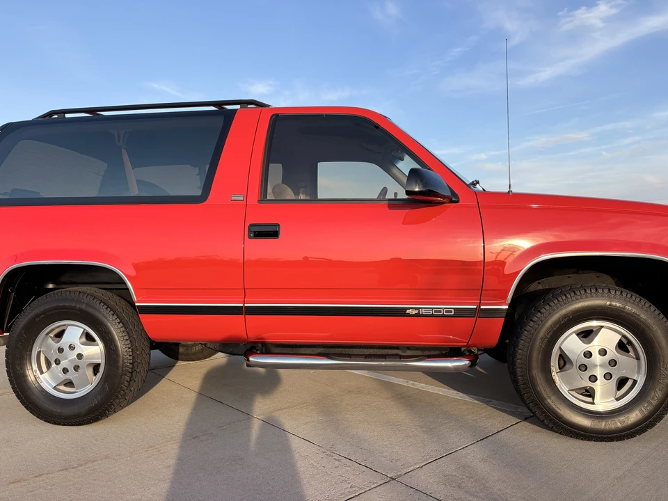 1992 Chevrolet K5 Blazer 3rd Gen - Image 3 of 31