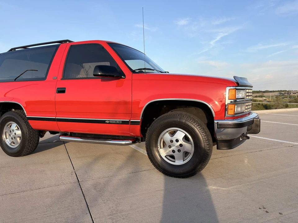 1992 Chevrolet K5 Blazer 3rd Gen - Image 5 of 31