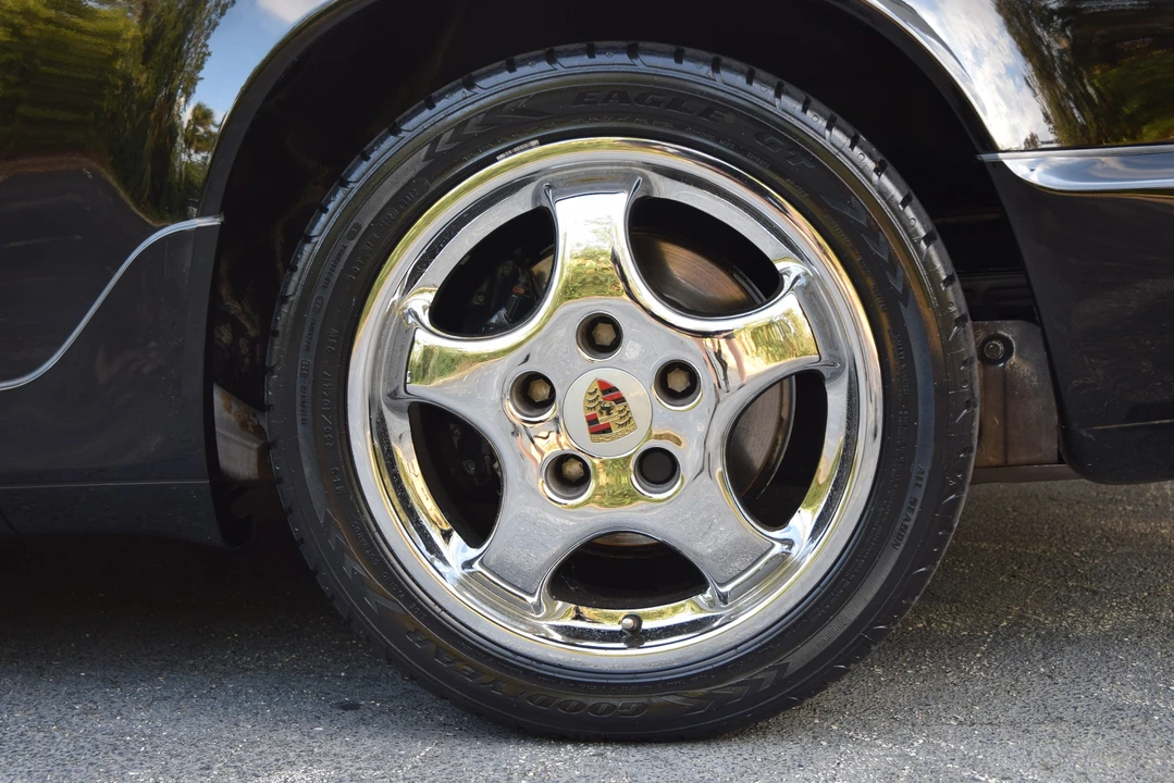 1993 Porsche 964 Carrera 4 - Image 28 of 31