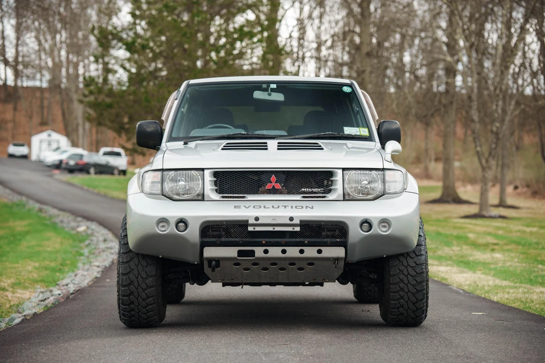 1997 Mitsubishi Pajero/Montero 2nd Gen - Image 2 of 31