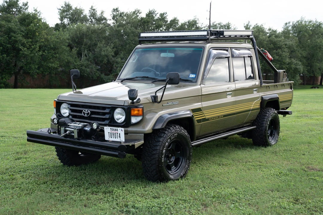 1999 Toyota J70 Land Cruiser - Image 2 of 31