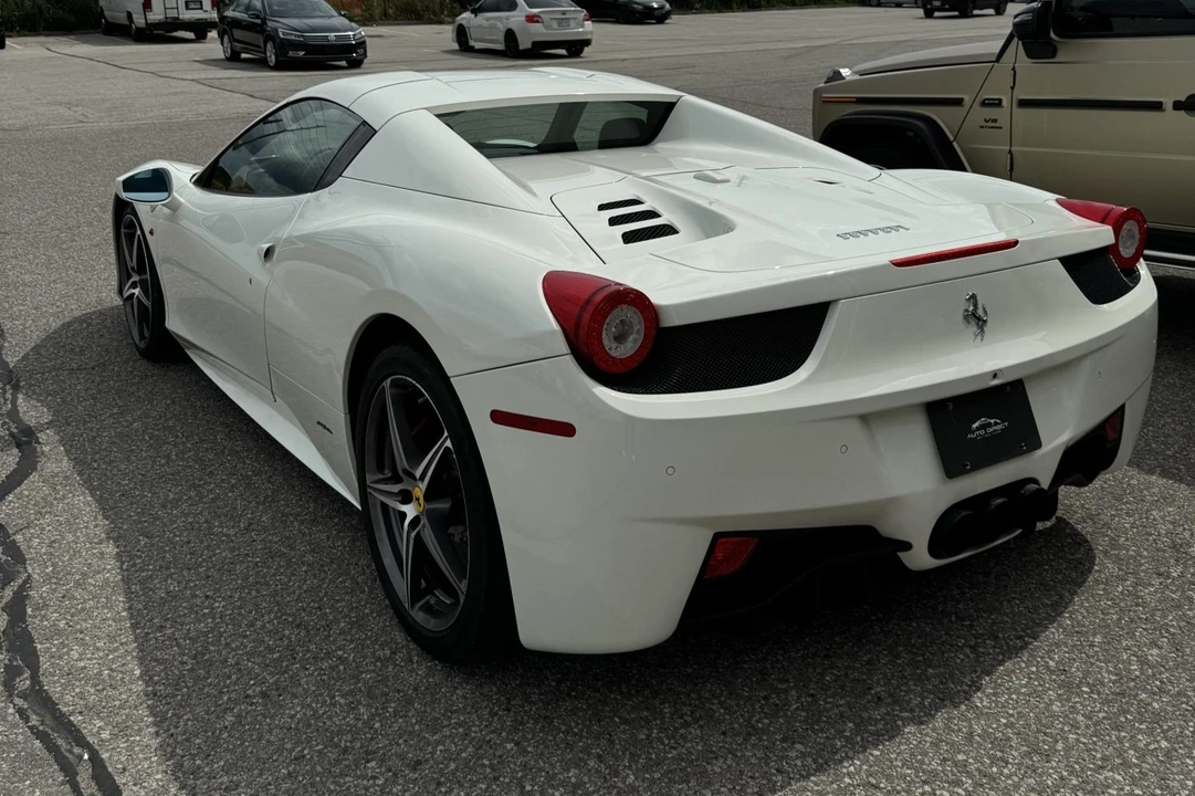 2015 Ferrari 458 Spider - Image 9 of 31