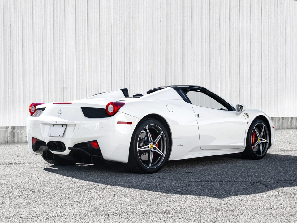 2015 Ferrari 458 Spider - Image 13 of 31
