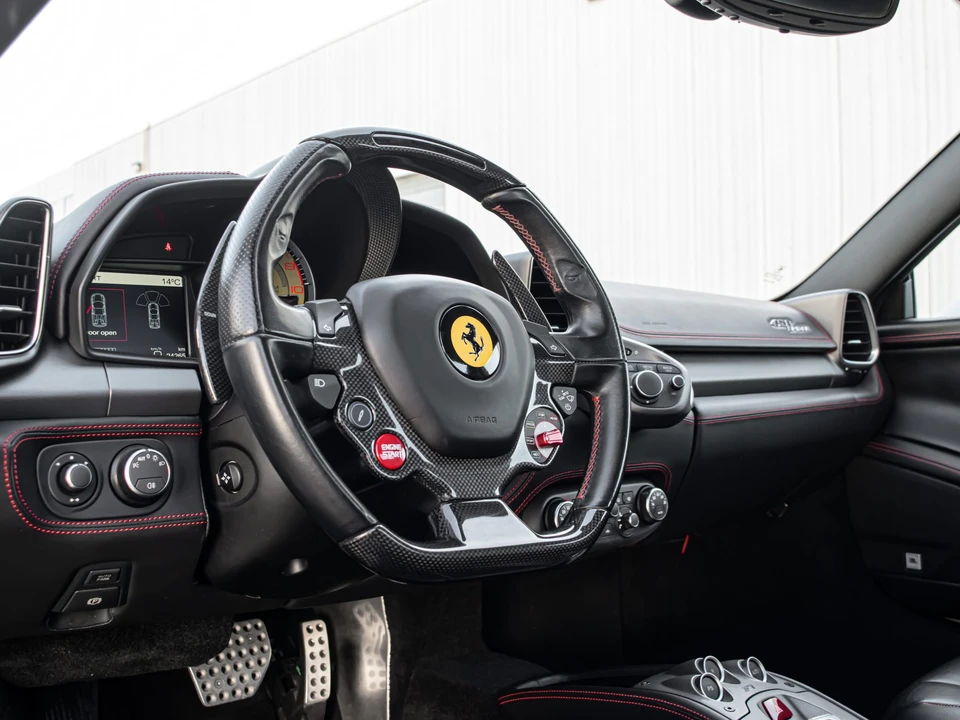 2015 Ferrari 458 Spider - Image 29 of 31