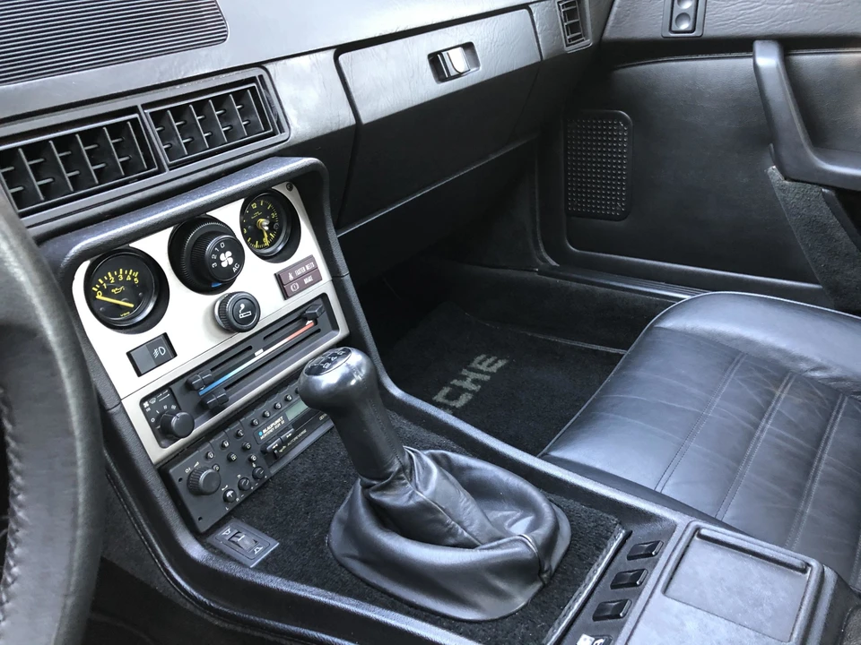 1983 Porsche 944 - Image 28 of 31