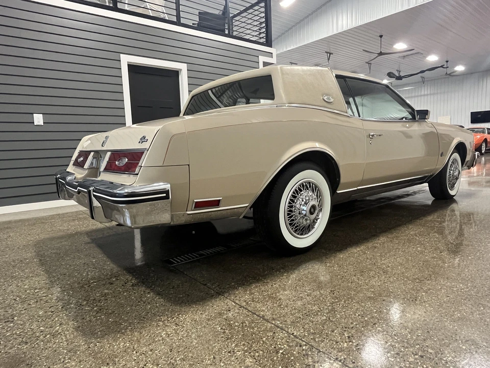 1985 Buick Riviera 4th-7th Gen - Image 22 of 31