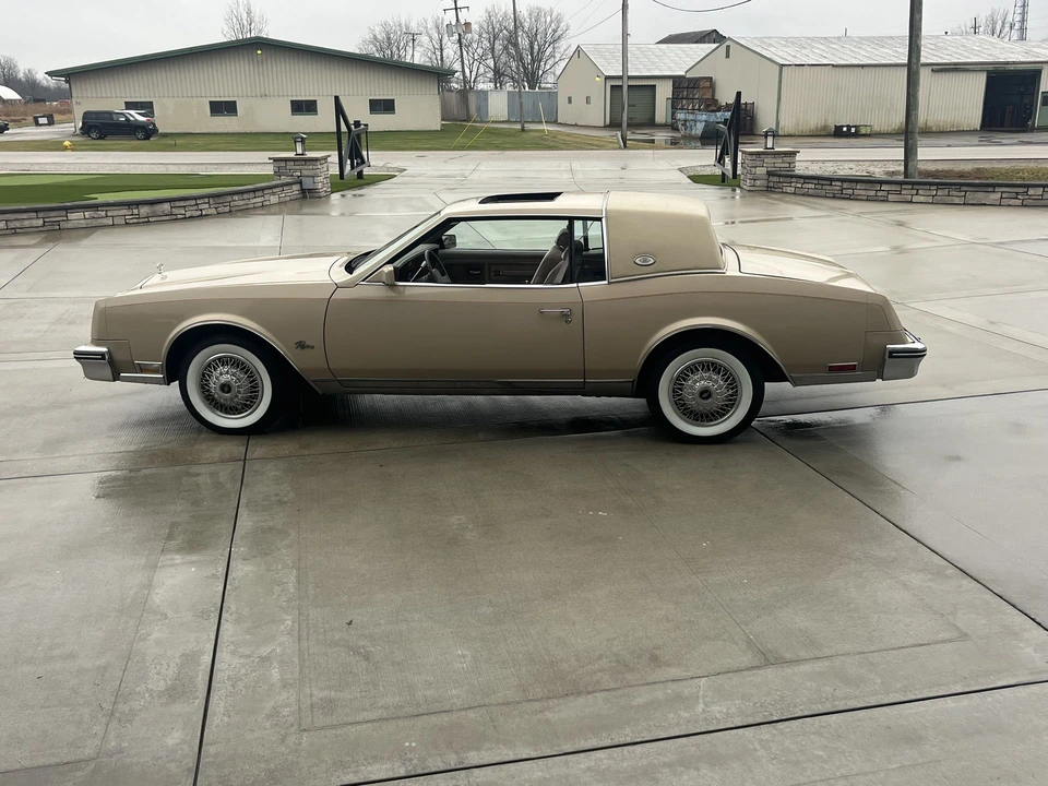 1985 Buick Riviera 4th-7th Gen - Image 16 of 31