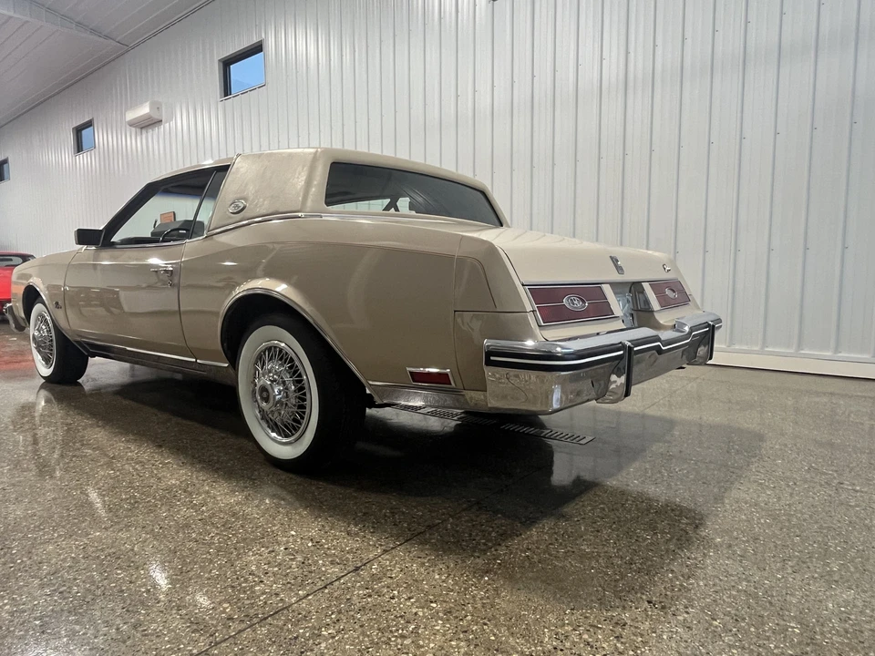 1985 Buick Riviera 4th-7th Gen - Image 23 of 31
