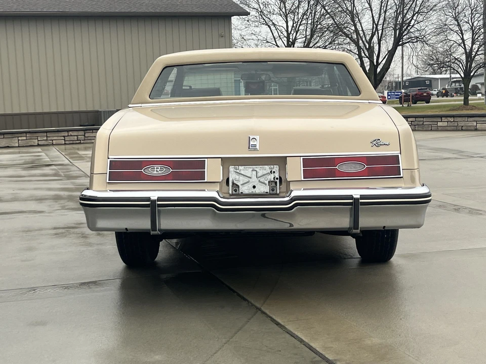 1985 Buick Riviera 4th-7th Gen - Image 9 of 31