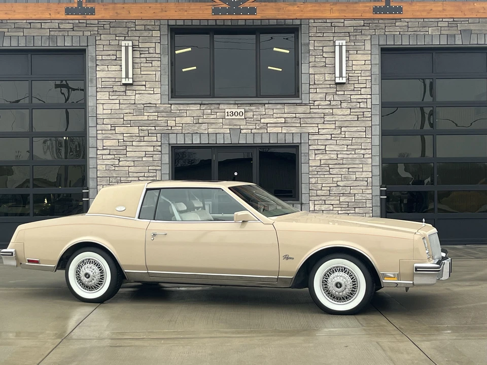 1985 Buick Riviera 4th-7th Gen - Image 3 of 31